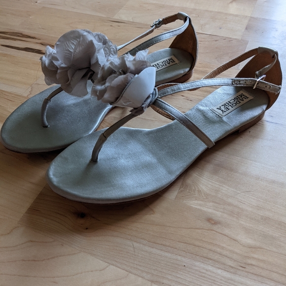Badgely Mischka Ash Gray Zowie Floral Sandals - Picture 2 of 5